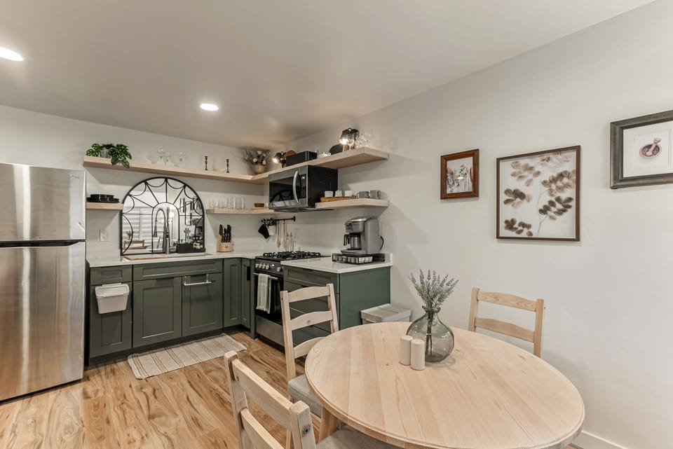 Dining area - Chairs equipped with 2 inch cushioned seats for comfort. 