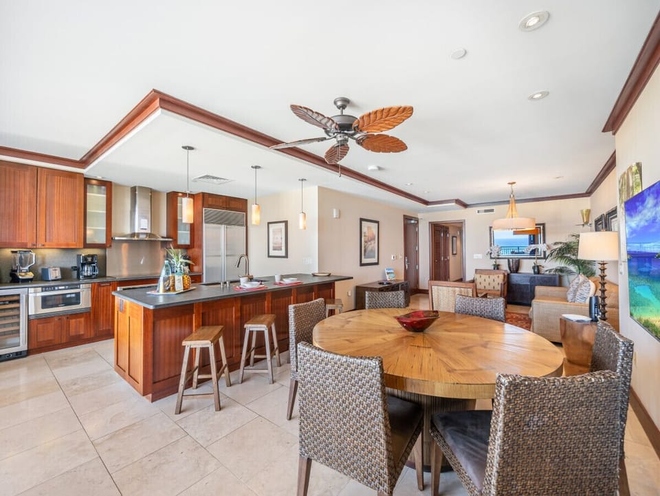 Eat in kitchen
