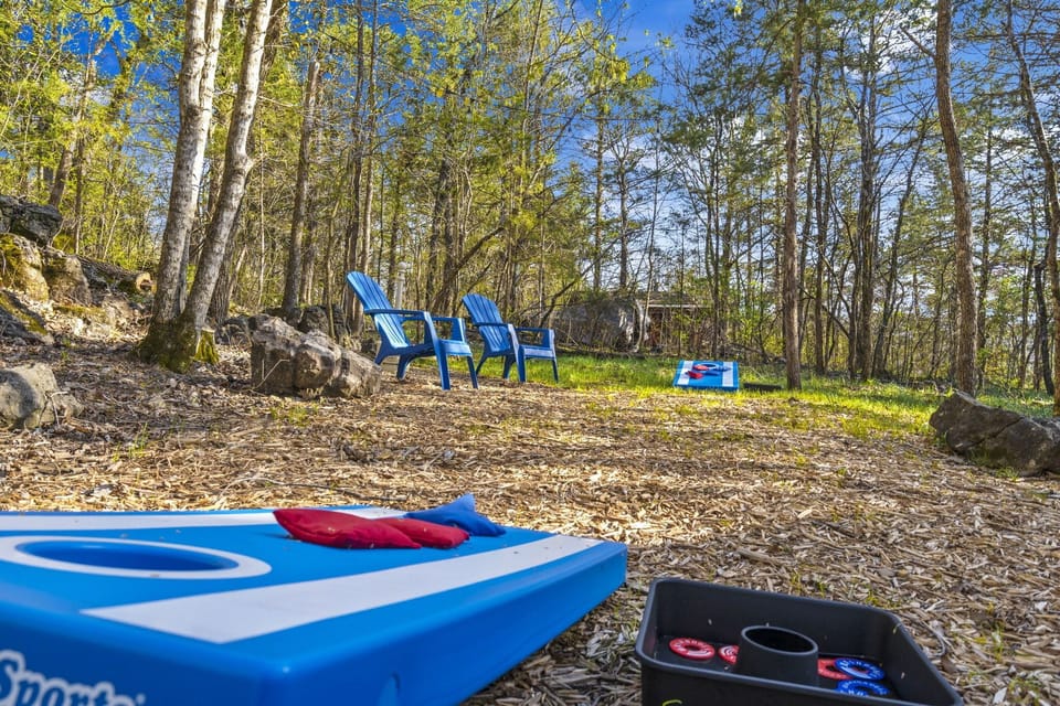 Outdoor games included - washers