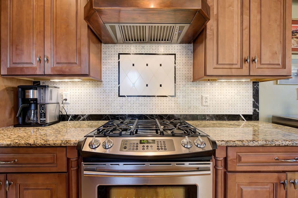 Beautifully remodeled kitchen  with all the amenities! 