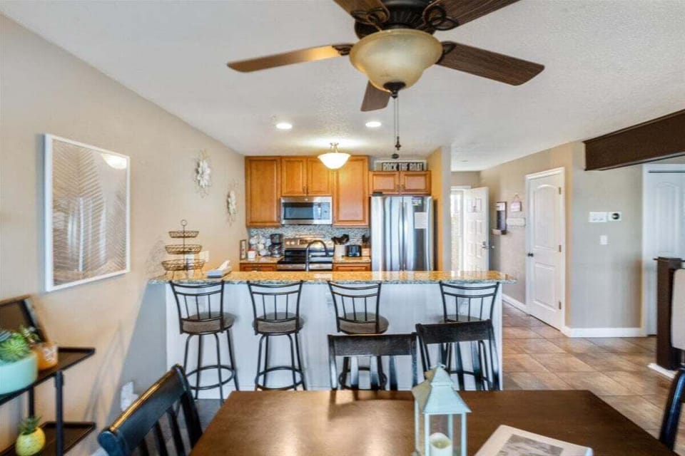 Breakfast bar seating enables everyone to dine together