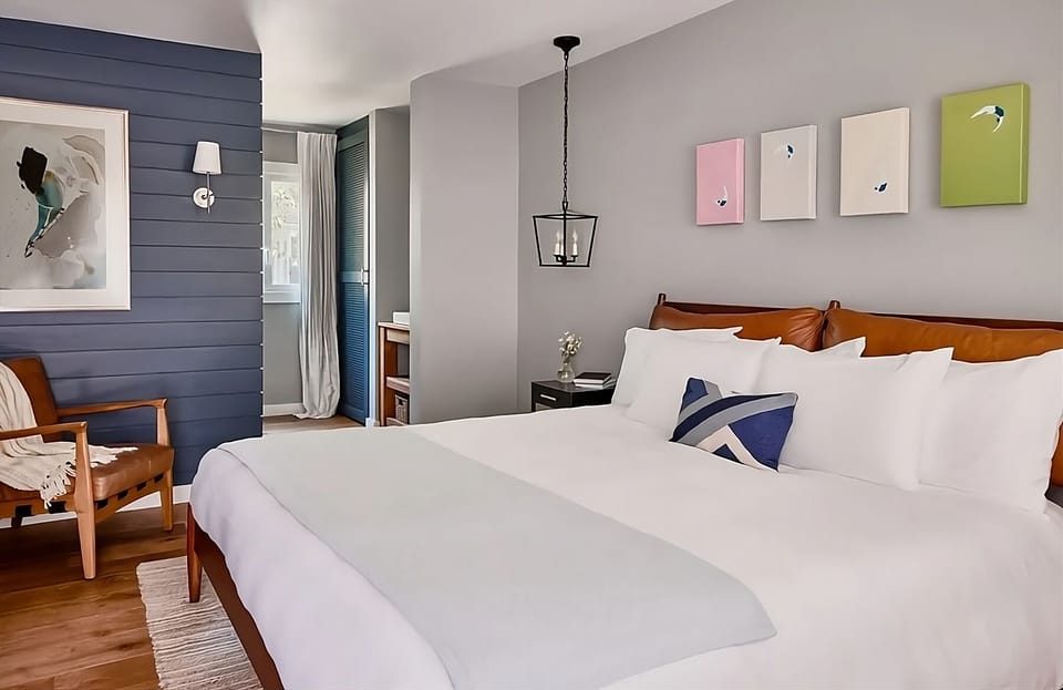 Unwind in crisp linens and calm, designer-inspired comfort.