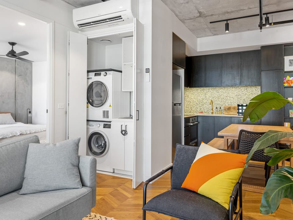 European Laundry with Washing Machine & Dryer