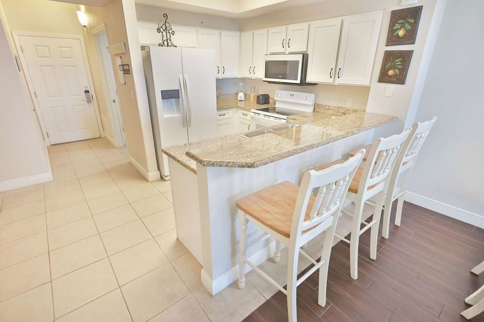 Kitchen with Breakfast Bar - Kitchen 1 Part 2