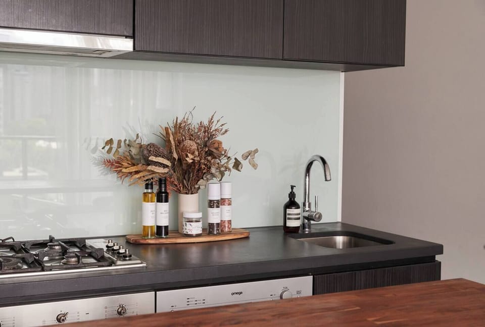 Enjoy cooking up a storm in the kitchen, with modern appliances at your disposal such as an oven, stove top, rangehood and dishwasher.
