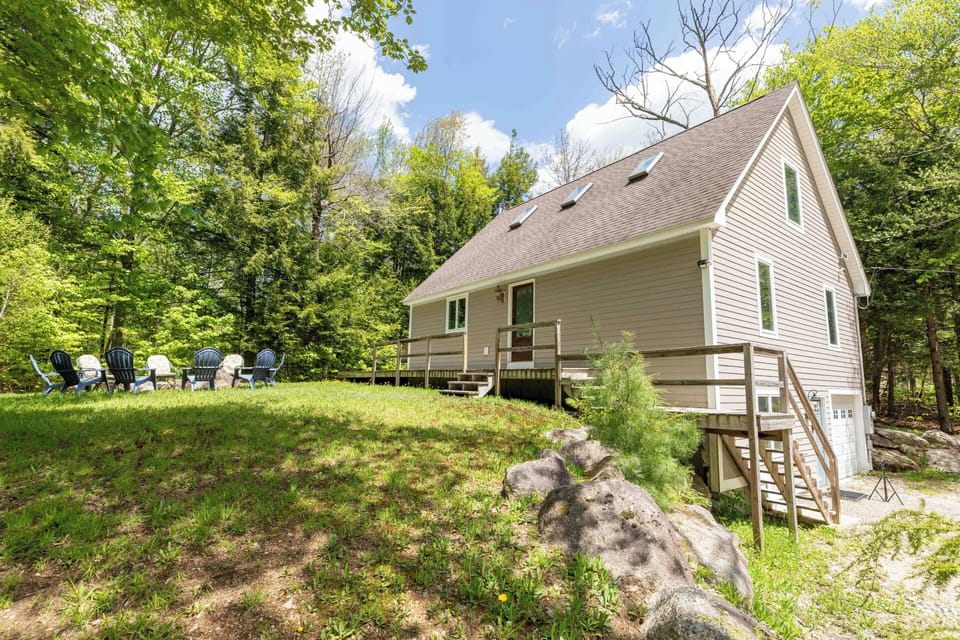 Side deck and nice lawn