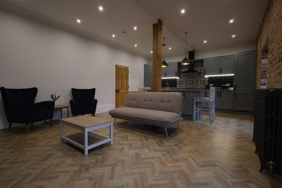 Open plan lounge/kitchen