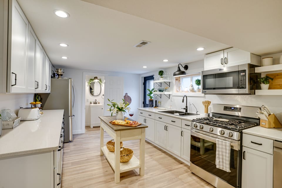 Kitchen | Cooking Basics | Keurig & Drip Coffee Maker | 1st Floor