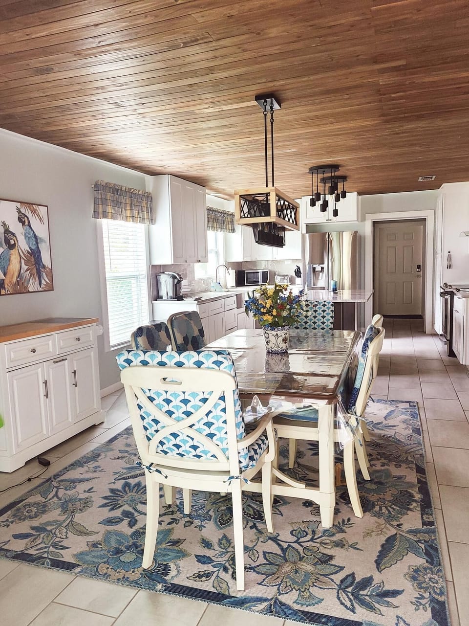 DINING ROOM W/KITCHEN VIEW