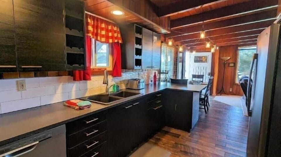 full kitchen