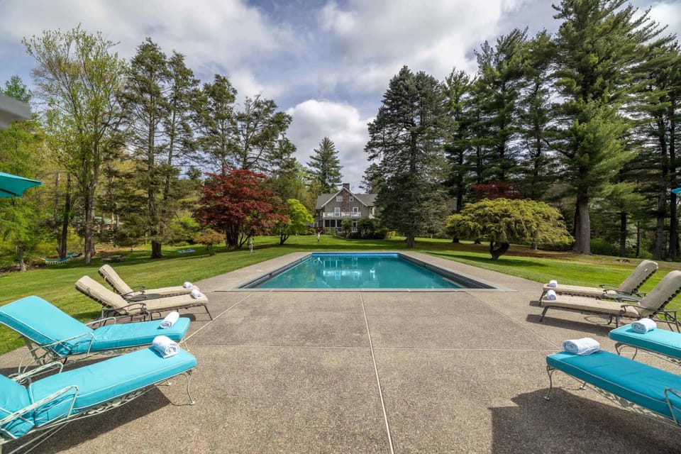 Pool deck