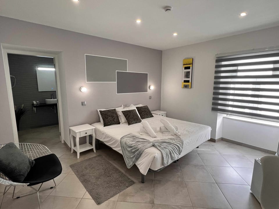 Bed,Bedroom