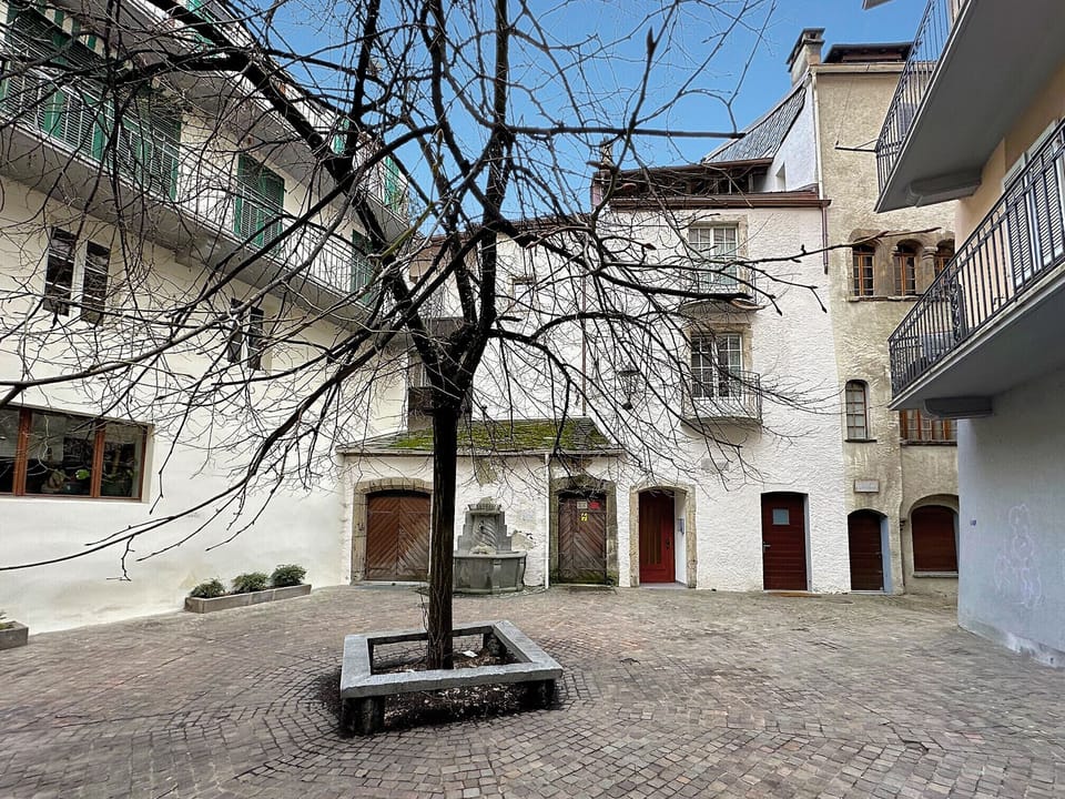 The charming façade of the building housing Studio 505.