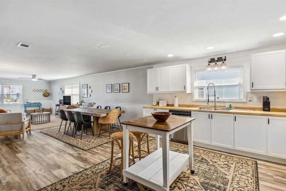 Bright Open Floor Plan