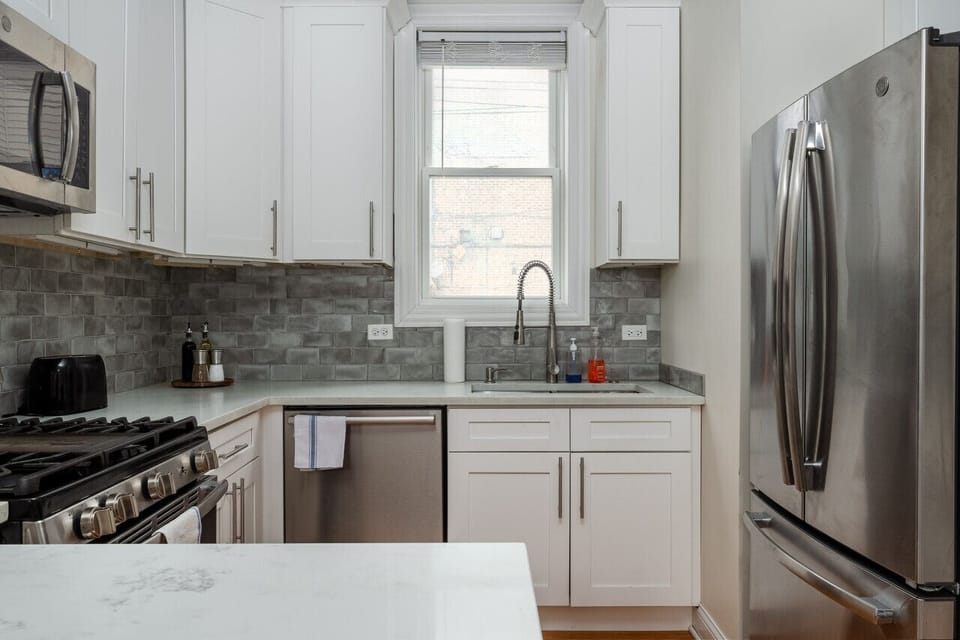 Start your morning right with our complimentary Keurig coffee station