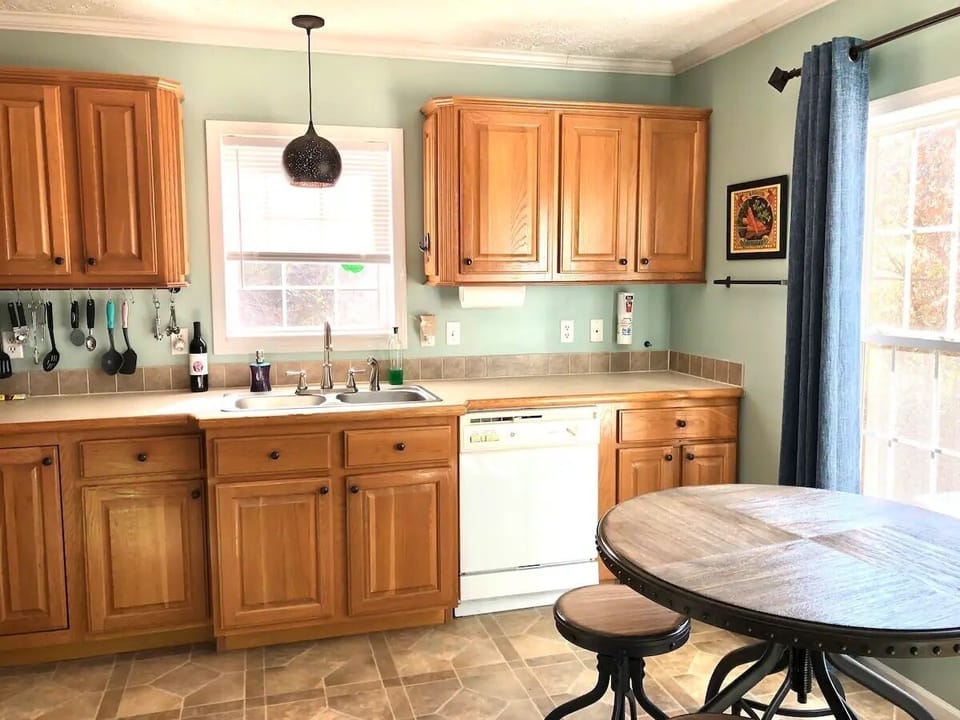 Eat in kitchen 
