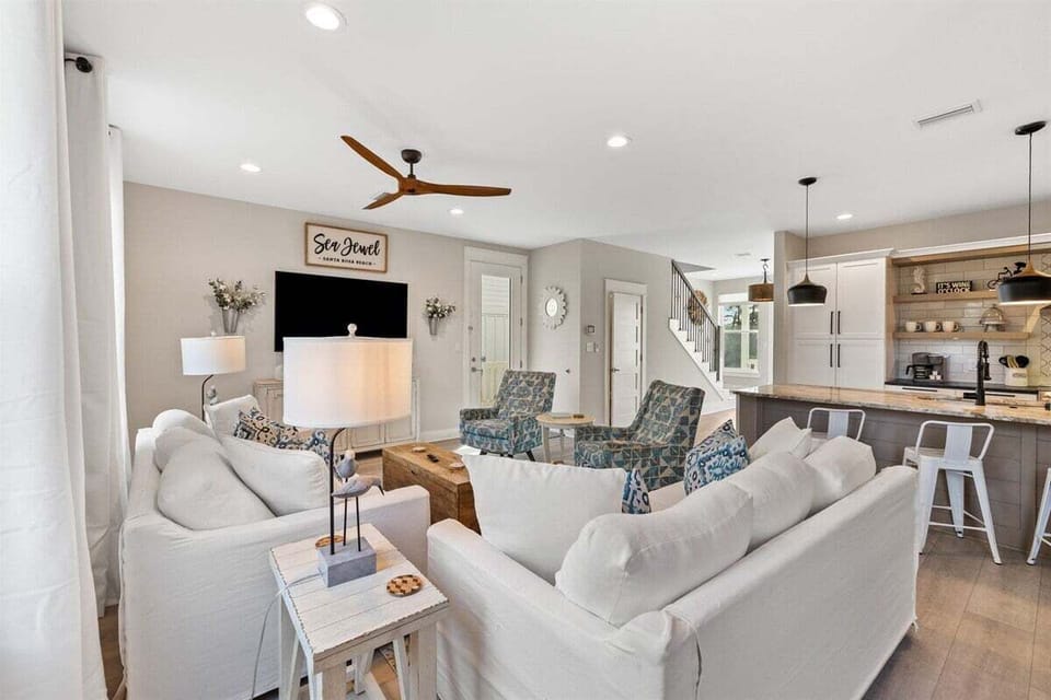 Relax and unwind at the Sea Jewel