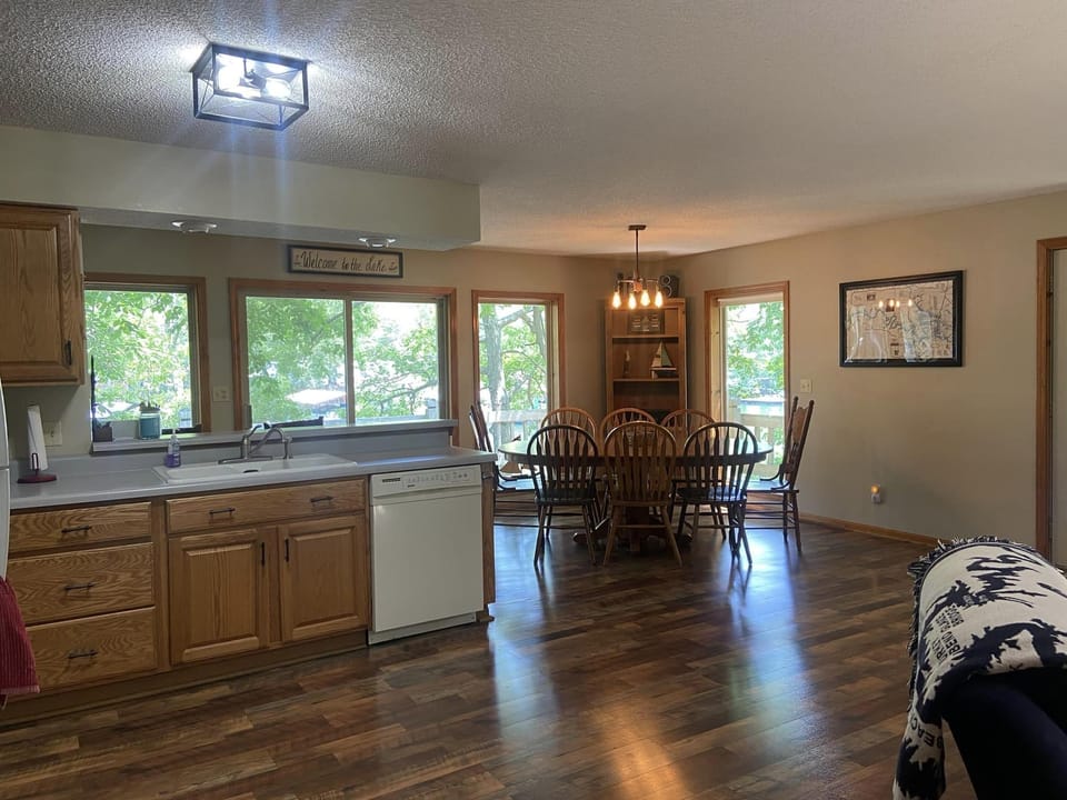 Kitchen/Dining