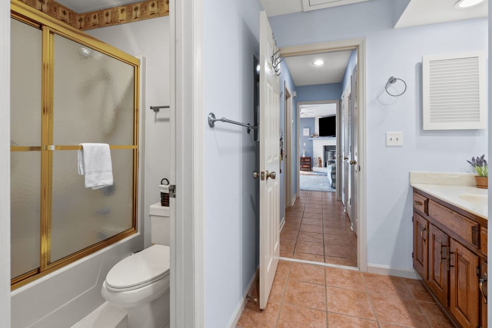 Floor, Indoors, Flooring, Home Decor, Rug