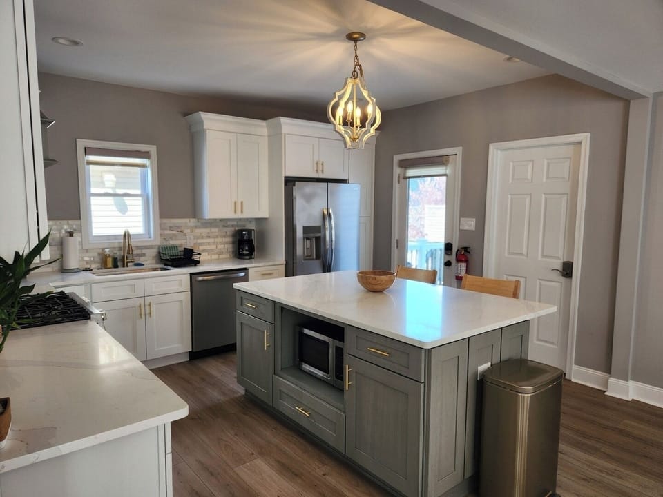 Beautiful Newly Updated Kitchen with Island and Stainless Steel Appliances