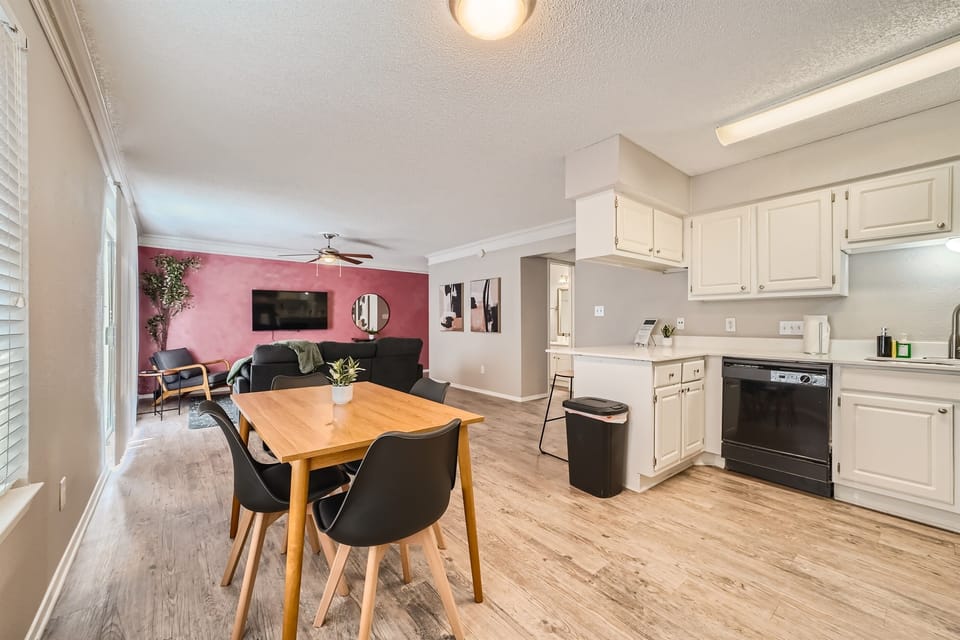 Spacious Kitchen Area