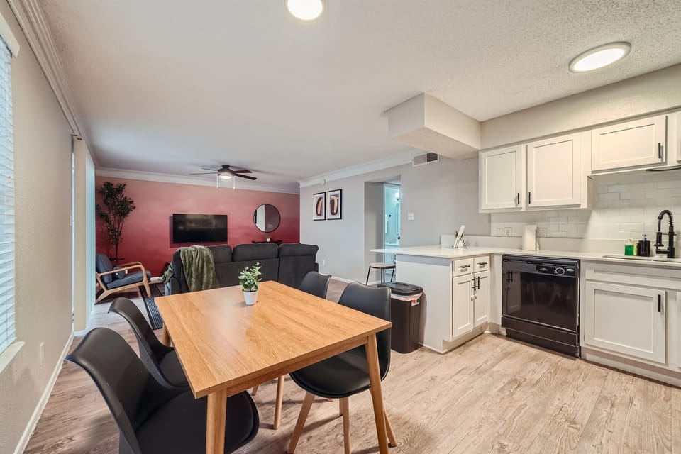 Spacious Kitchen Area
