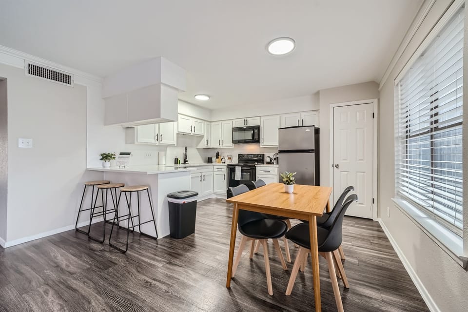 Spacious Kitchen Area