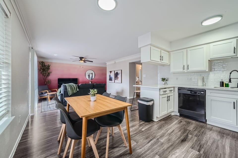 Spacious Kitchen Area