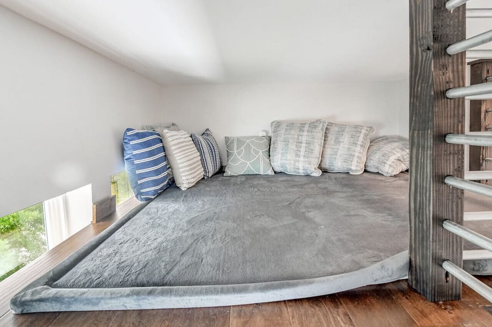 Super fun kids nook/loft area.  Perfect for a little one to play or take an afternoon nap