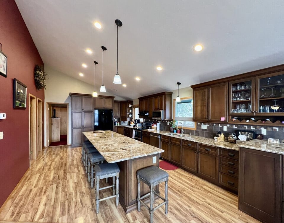 Gourmet kitchen