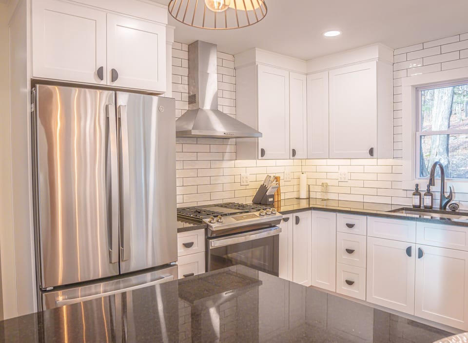 Chef's kitchen equipped with all of your needs.