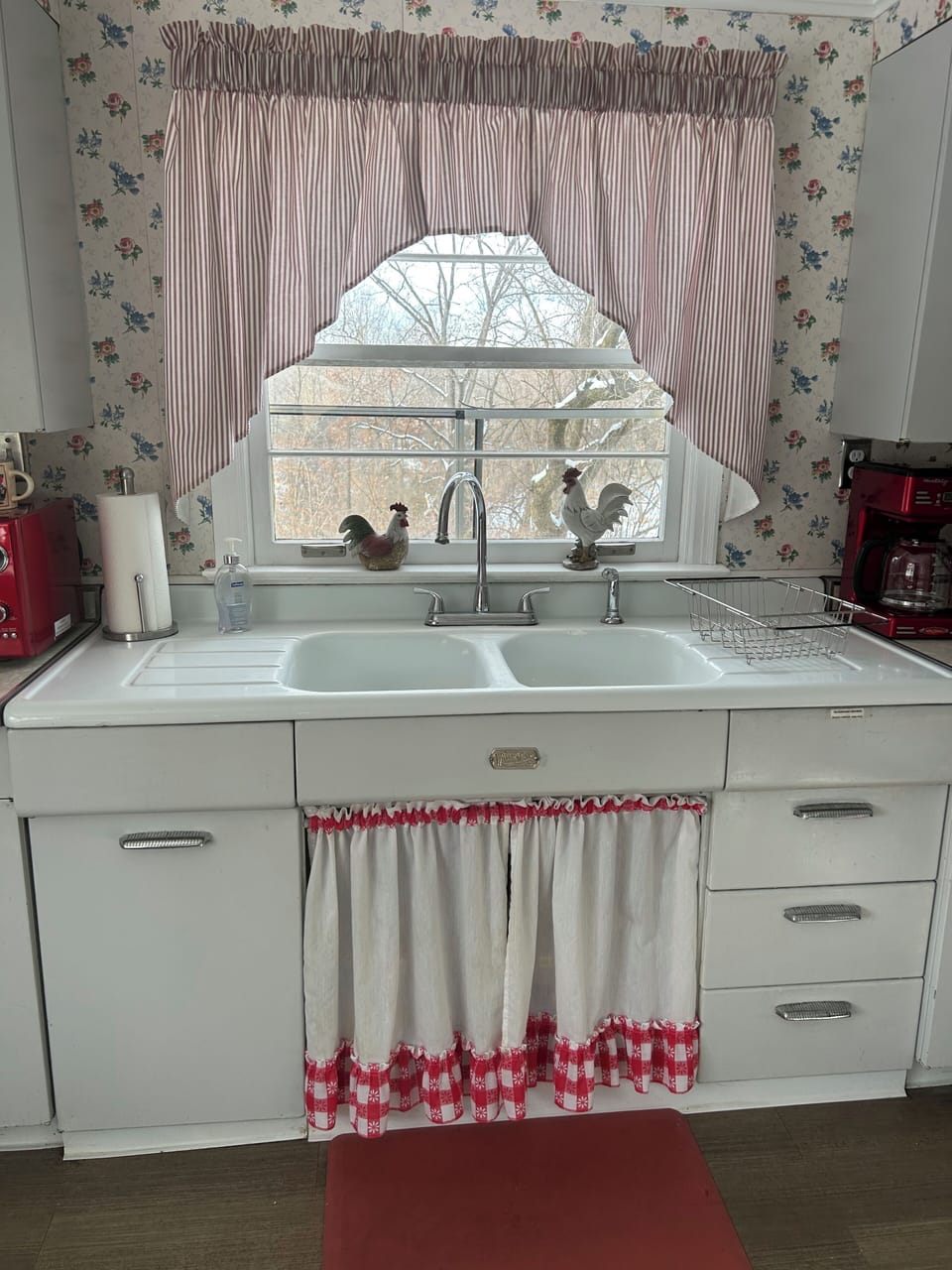 Original 1950s porcelain sink