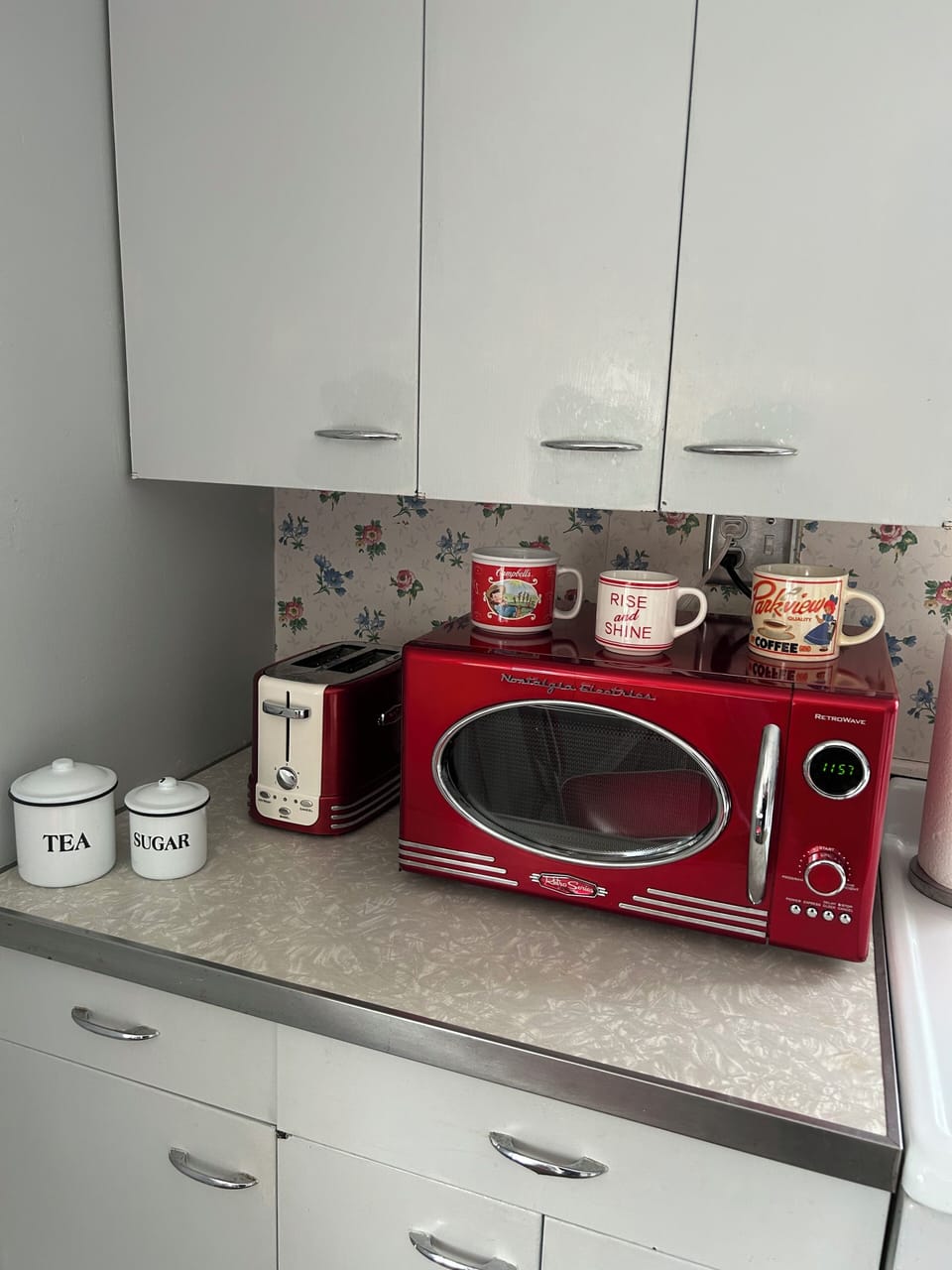 Retro style microwave