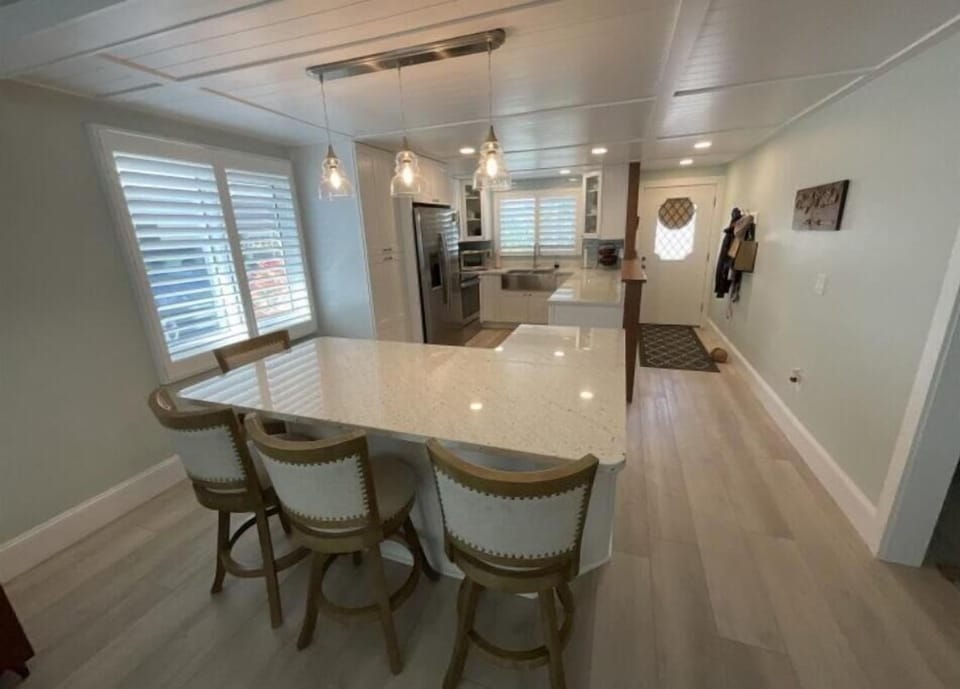 Looking into eat-in kitchen from living room