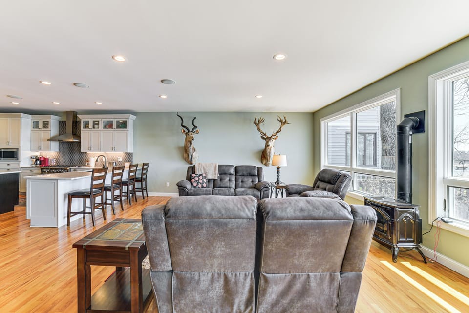 Living Room | Smart TV | Upper Level