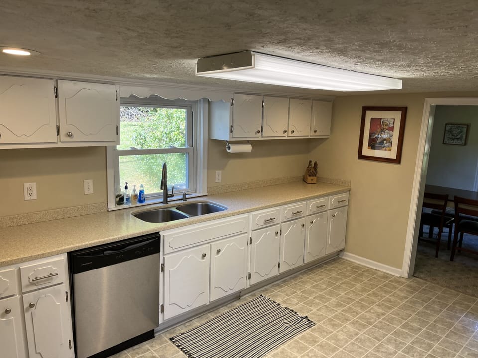Fully equipped, updated kitchen