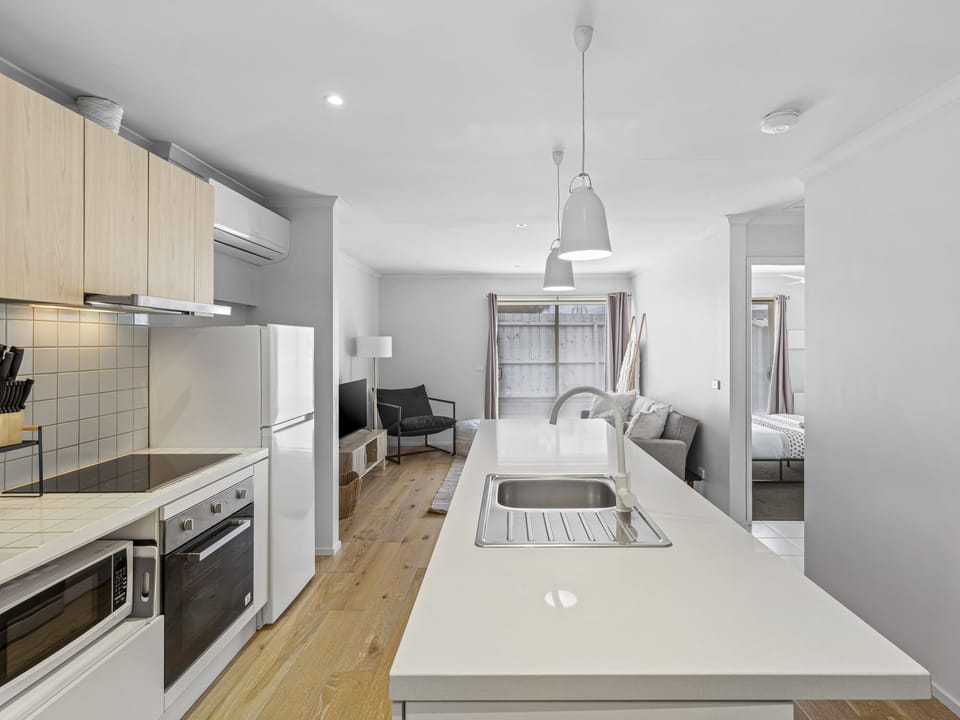 Kitchen to Lounge