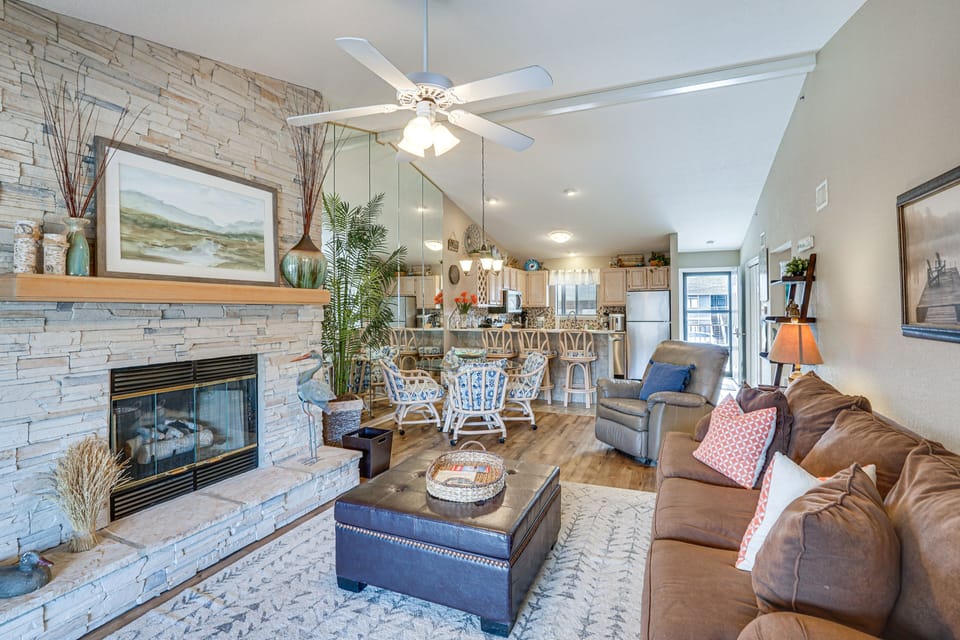 Osage Beach Vacation Rental | 2BR | 2BA | 1,200 Sq Ft | Stairs Required