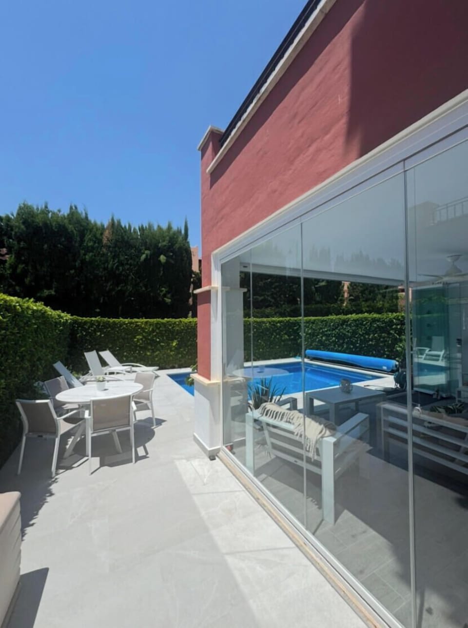 Sunny private patio area enjoys sun from midday until early evening ☀️