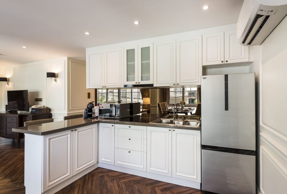 Fully Stocked Kitchen