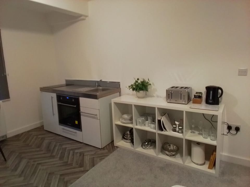 Well Equipped Kitchenette