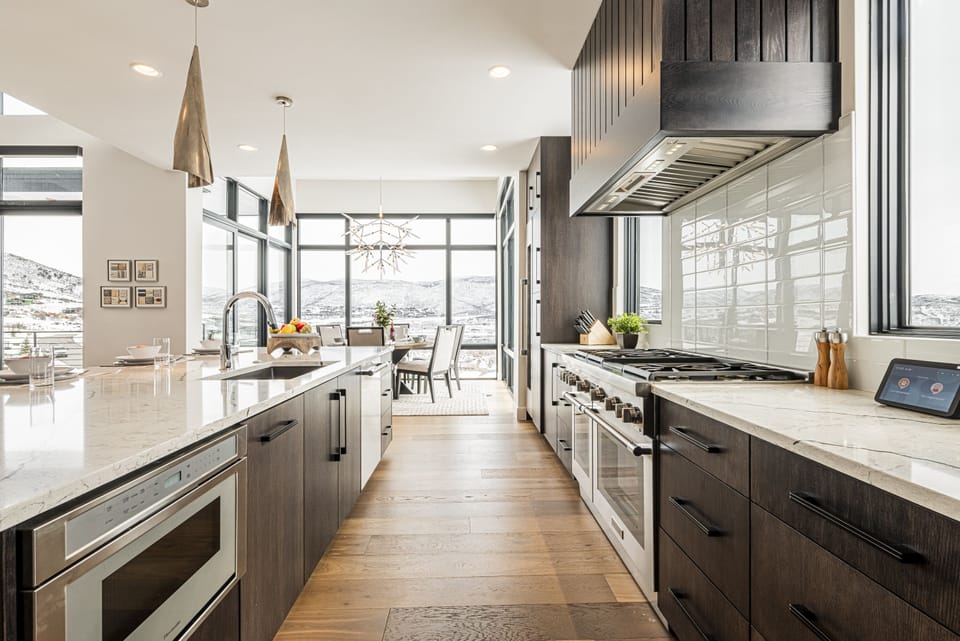 Fully Equipped Gourmet Kitchen with High-End Appliances