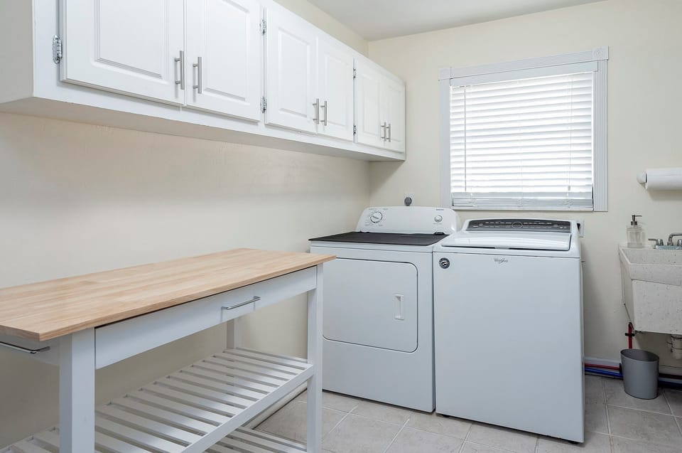 Laundry room - Laundry room
