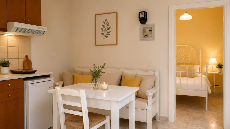 Bright Dining Area with Garden Views