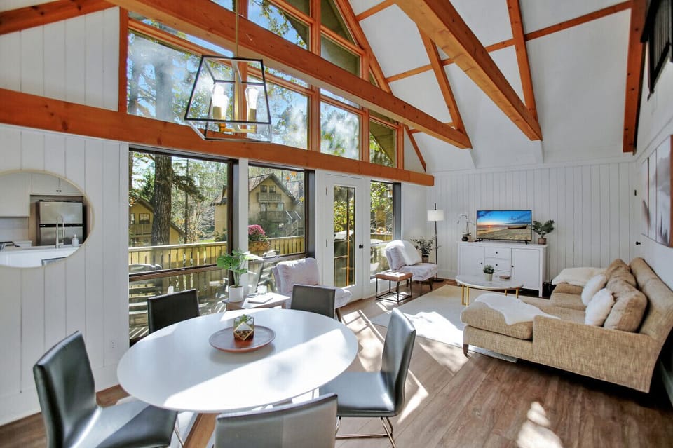 Main FloorDining and Living Room