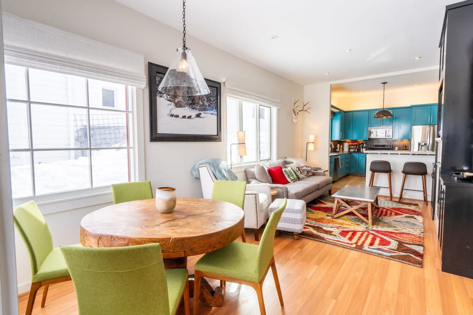Bright dining area for six 