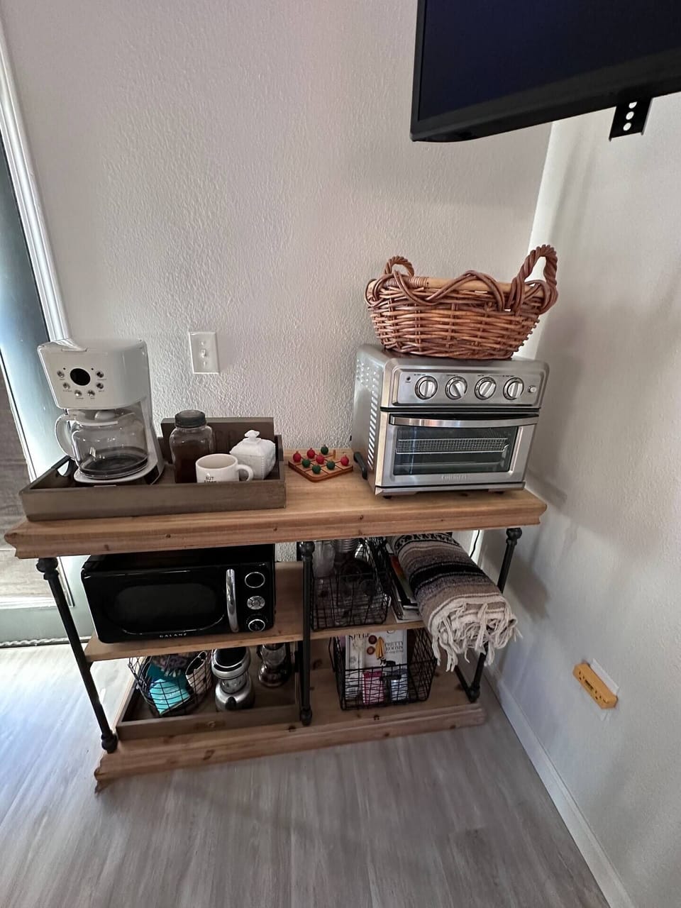 Coffee Bar with Microwave, Air Fryer and Toaster Oven ! 