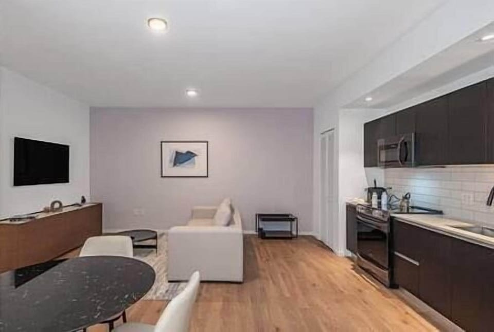 Dining Area / Living Room Area (4)