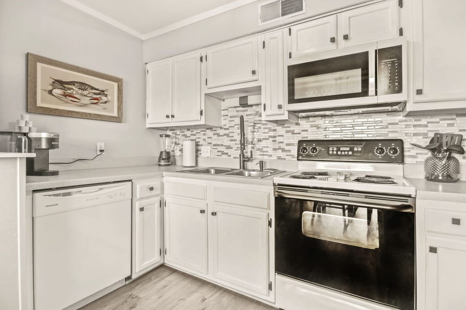 Pots/Pans, Keurig, Blender, Electric Griddle