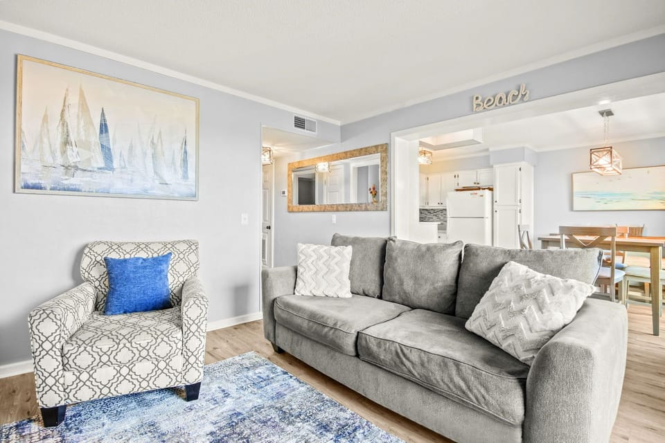 Queen size sleeper sofa w/extra comfy mattress